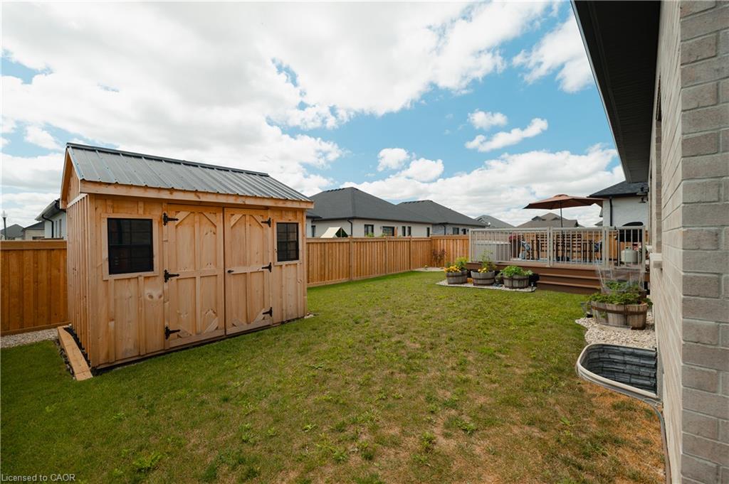 1070 Evans Street W Property Photo 39
