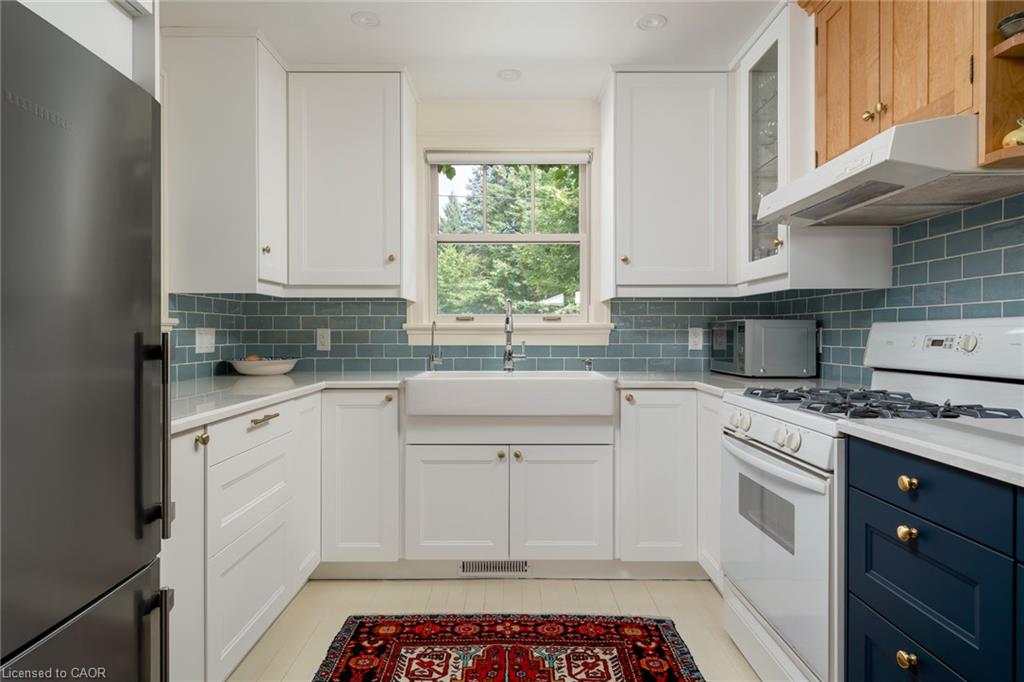 23 Alice Street W Property Photo 17