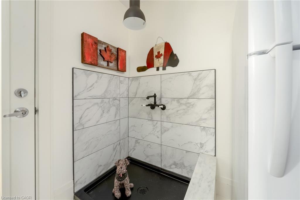 23 Alice Street W Property Photo 20