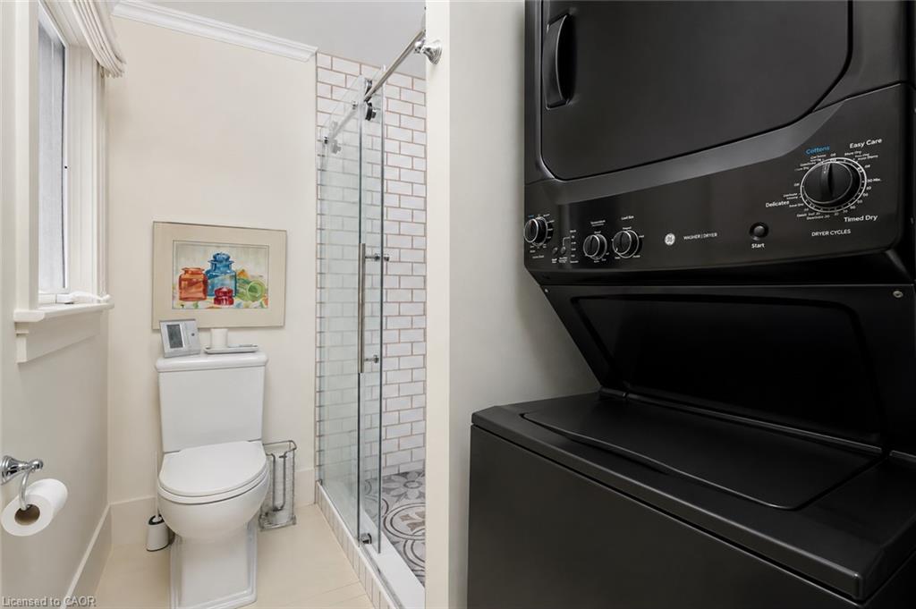 23 Alice Street W Property Photo 26
