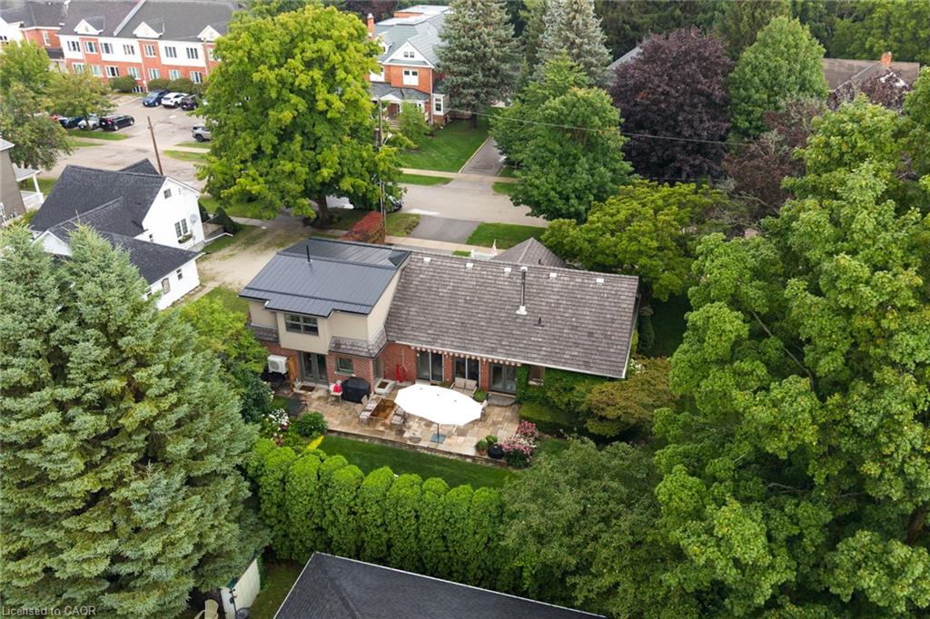 23 Alice Street W Property Photo 46