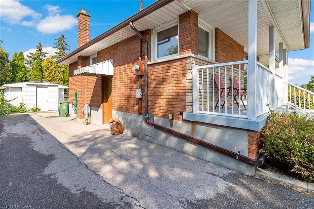 161 Hoover Crescent Property Photo 2