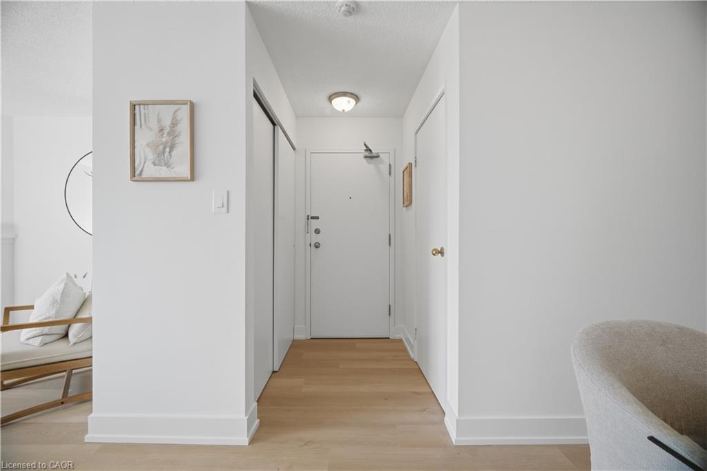 532-1450 Glen Abbey Gate Property Photo 3