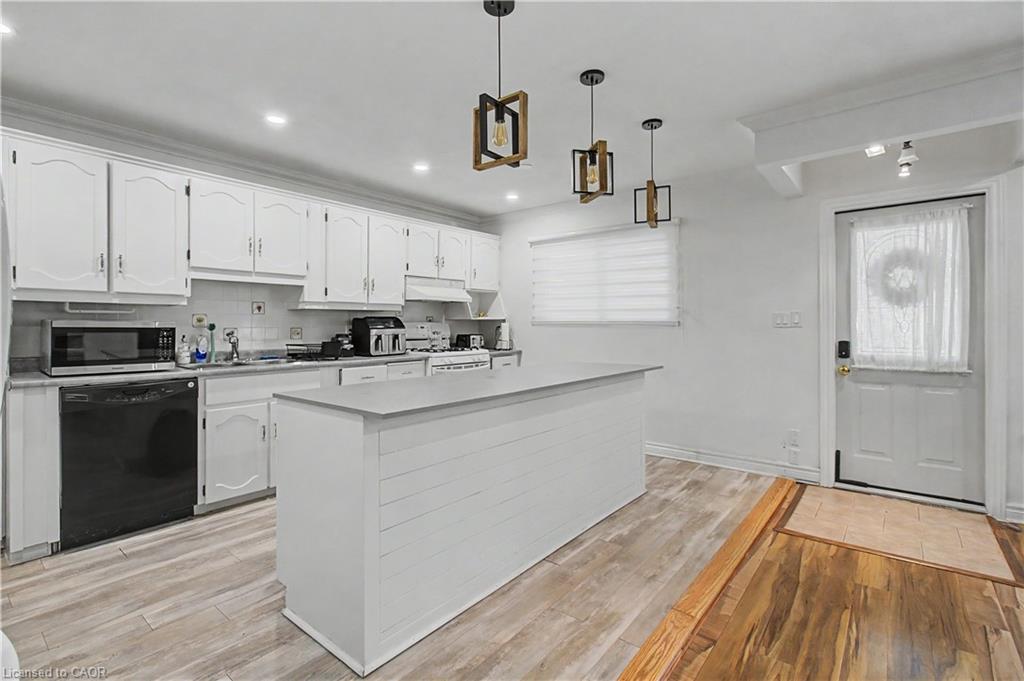 2110 Cavendish Drive Property Photo 2