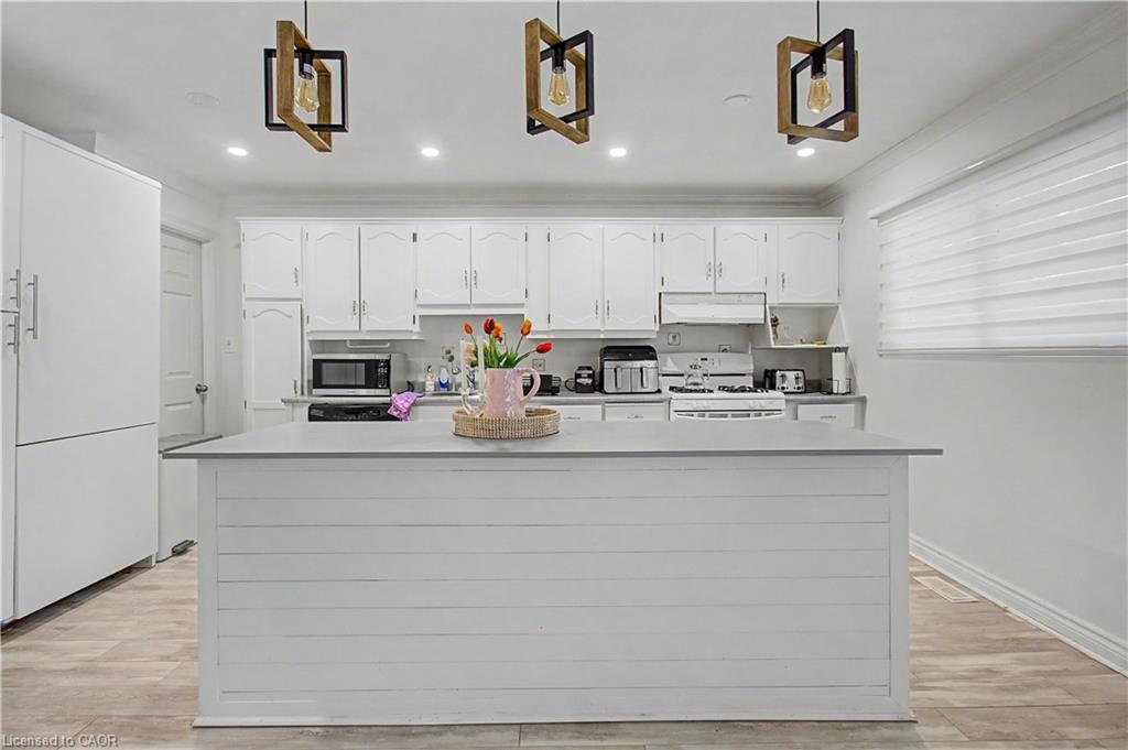 2110 Cavendish Drive Property Photo 4