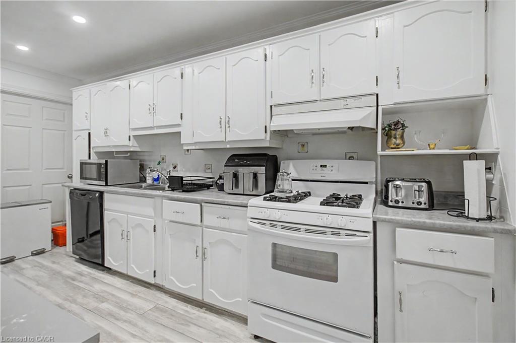 2110 Cavendish Drive Property Photo 5