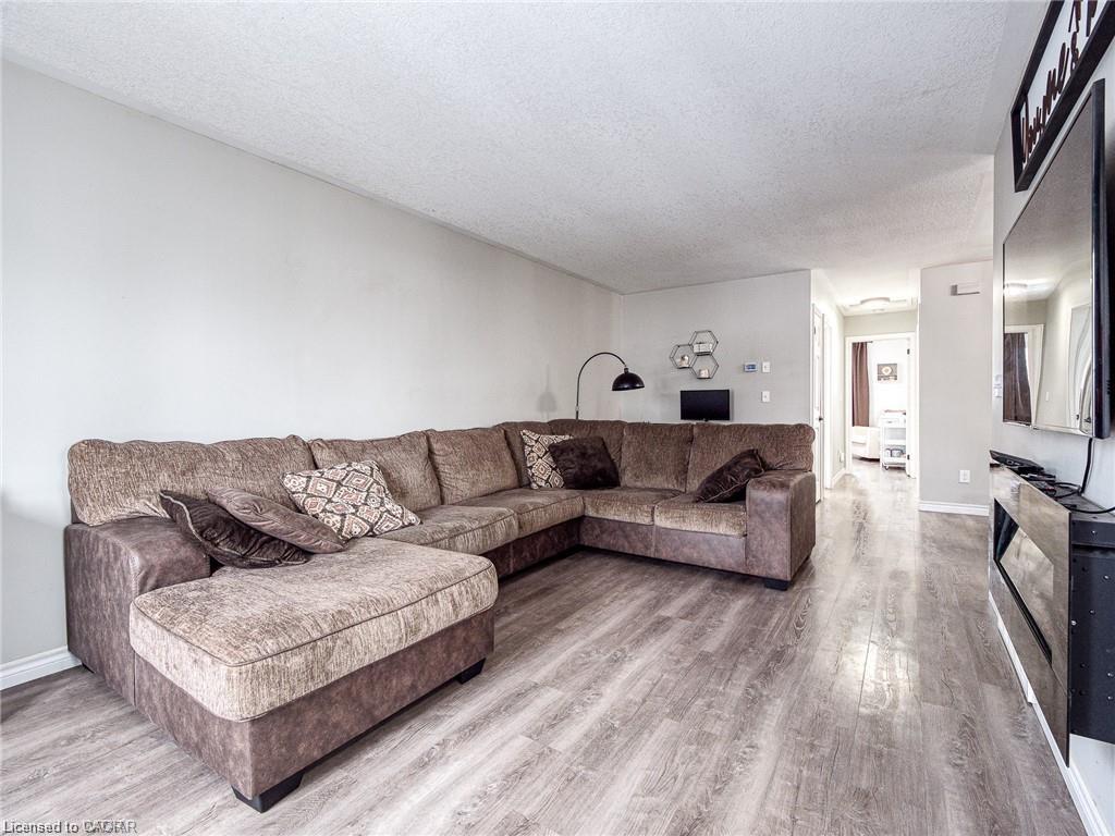819 John Street Property Photo 3