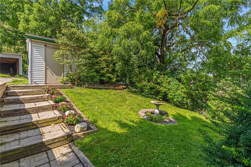 67 Queen Street W Property Photo 5