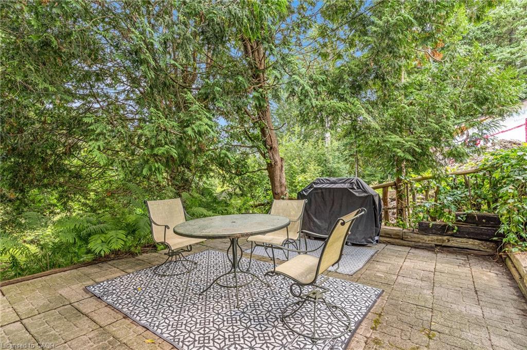 67 Queen Street W Property Photo 7