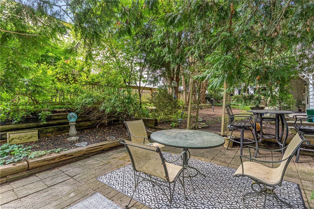 67 Queen Street W Property Photo 8