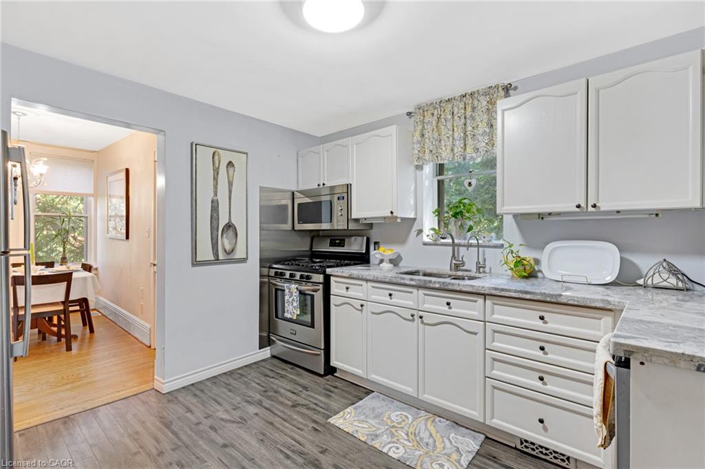 67 Queen Street W Property Photo 20