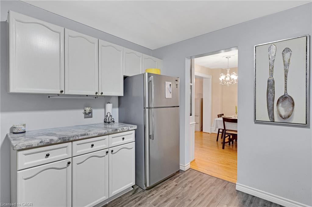 67 Queen Street W Property Photo 21