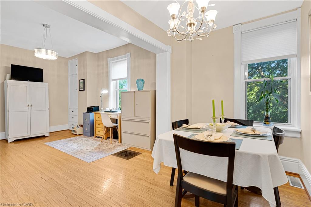 67 Queen Street W Property Photo 23