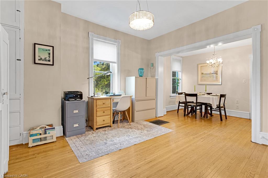 67 Queen Street W Property Photo 26