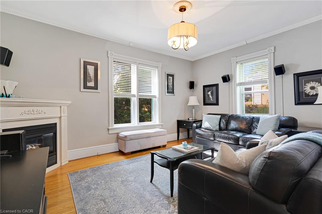 67 Queen Street W Property Photo 27