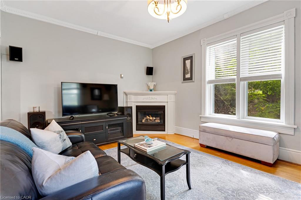 67 Queen Street W Property Photo 28