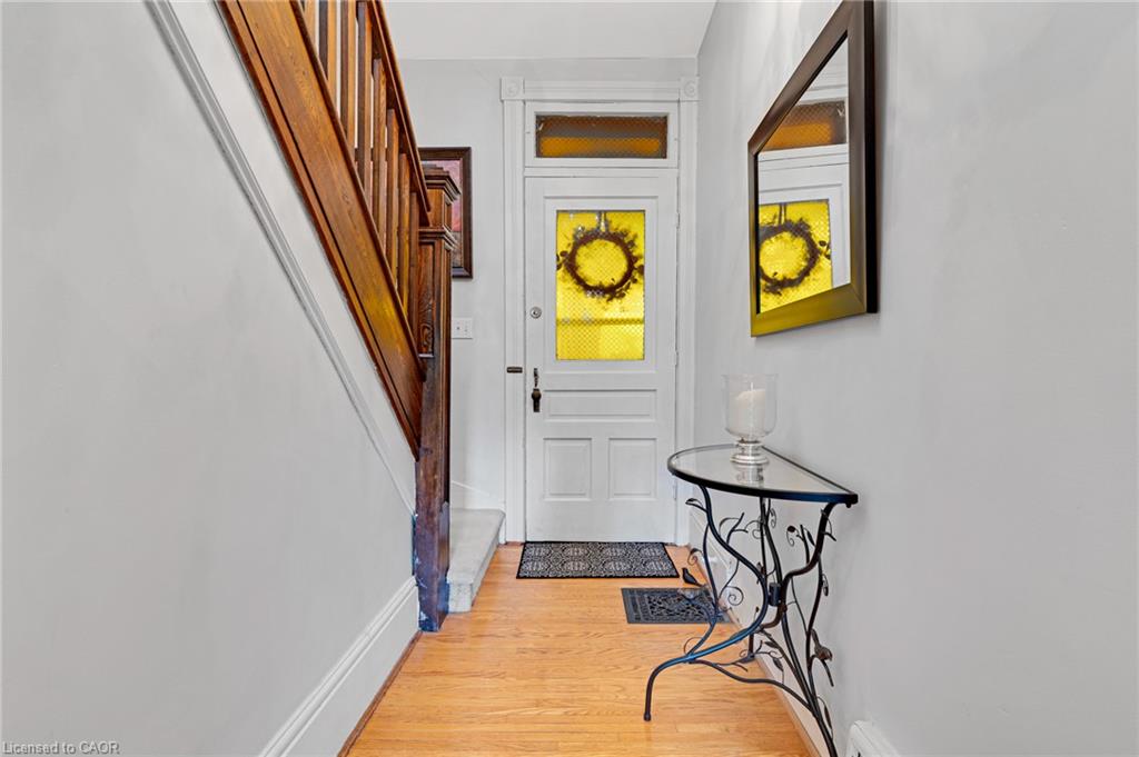 67 Queen Street W Property Photo 32