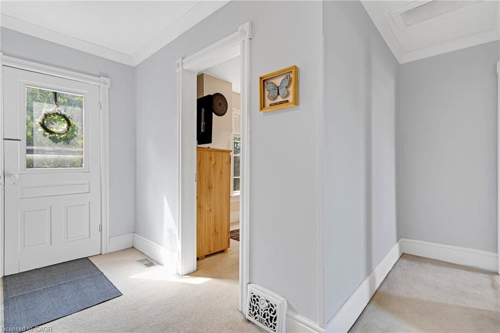 67 Queen Street W Property Photo 33