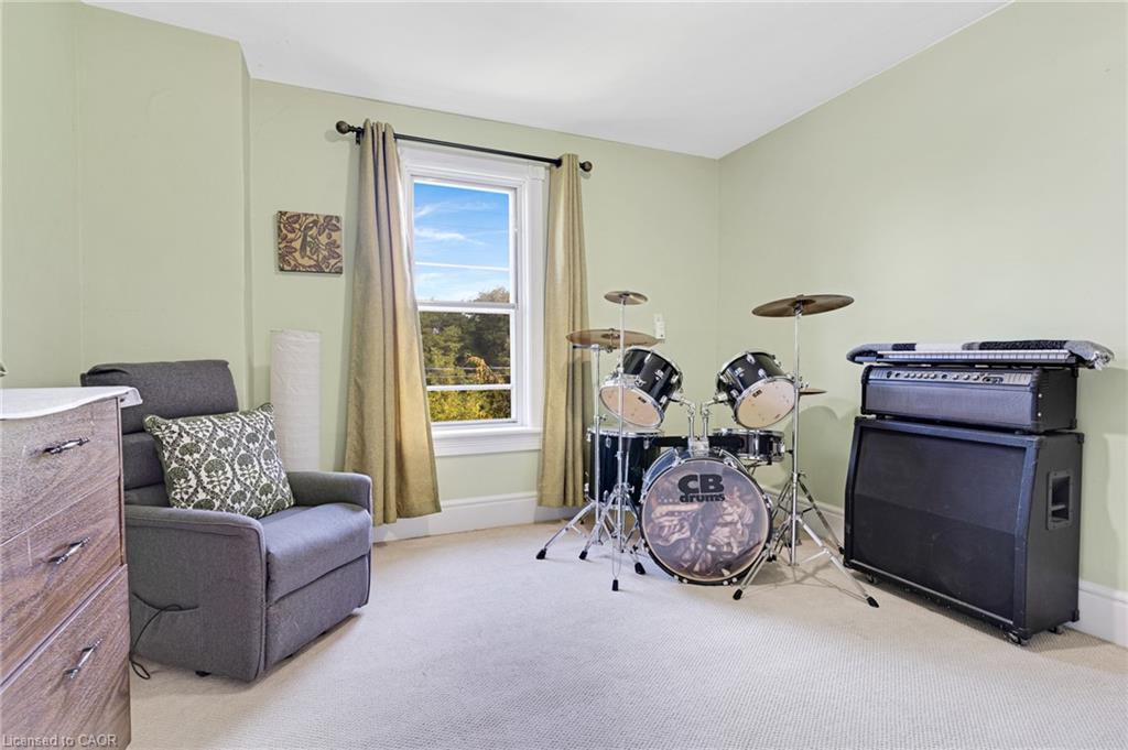 67 Queen Street W Property Photo 41