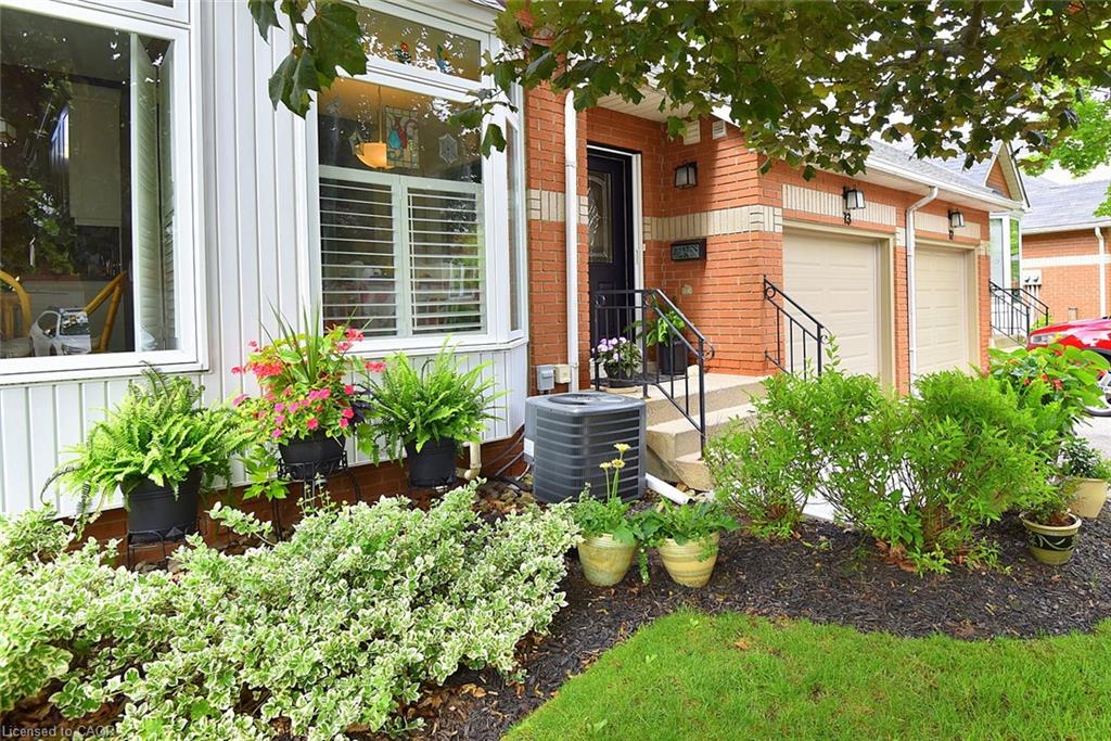 13-476 Walkers Line Property Photo 6