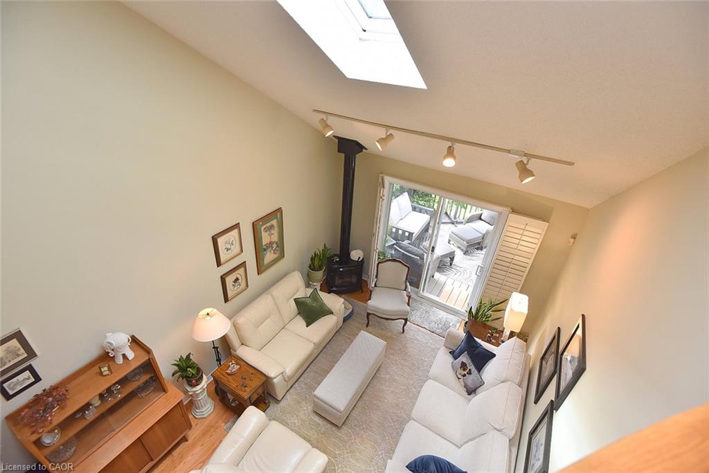 13-476 Walkers Line Property Photo 11
