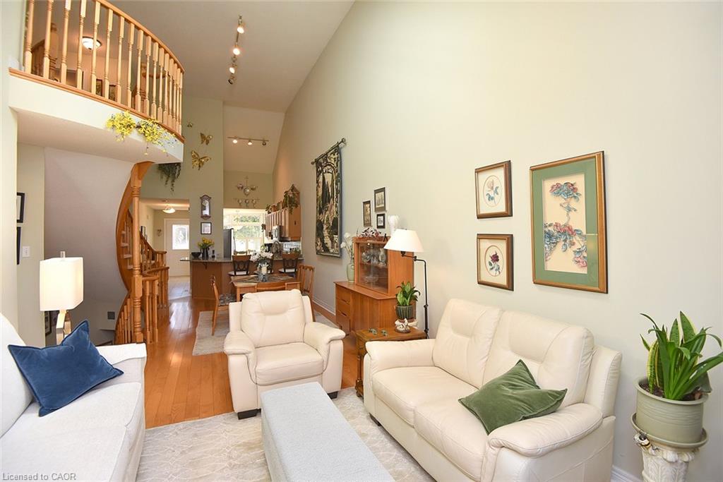 13-476 Walkers Line Property Photo 13