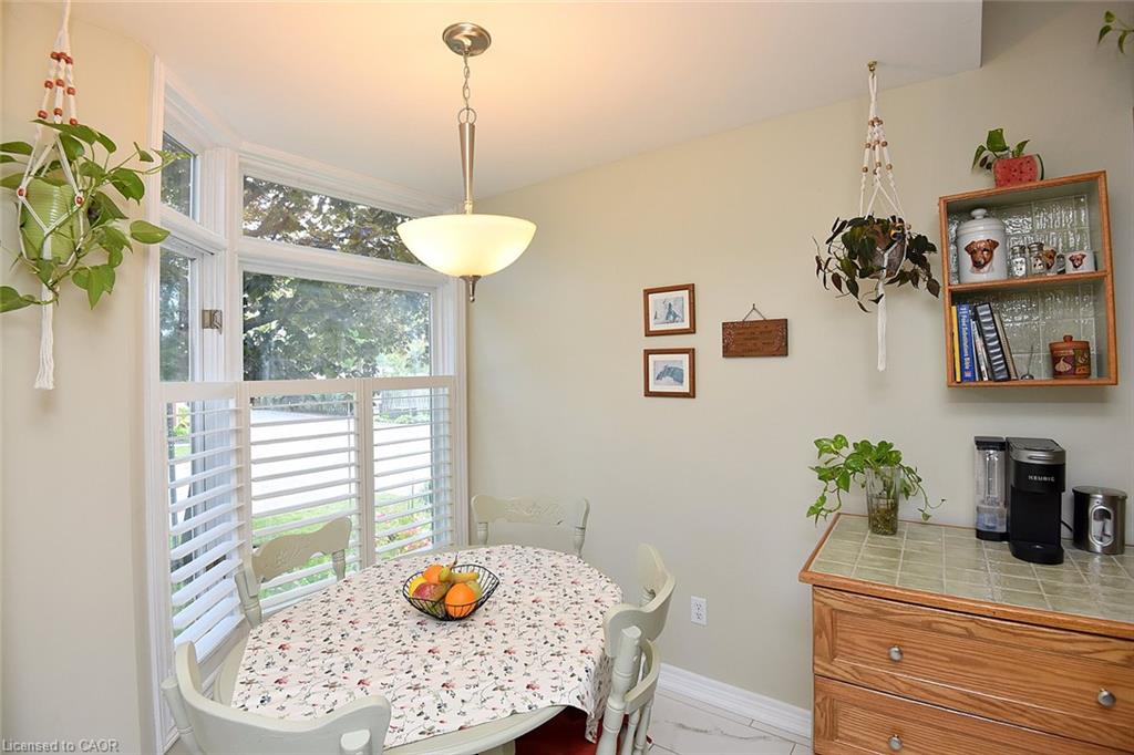 13-476 Walkers Line Property Photo 19