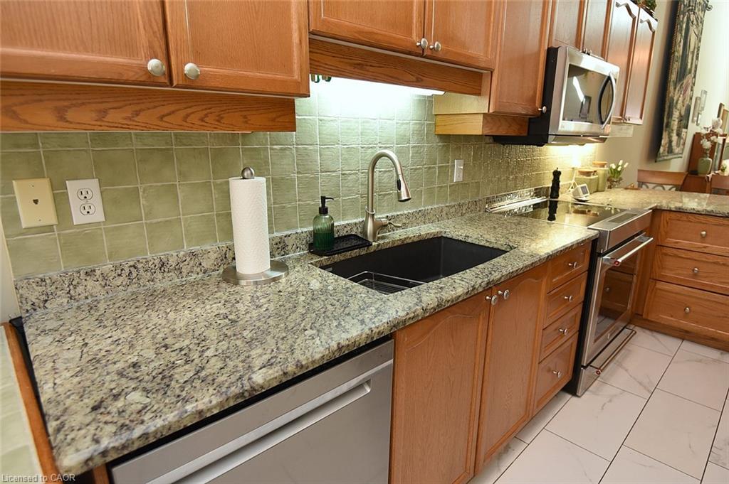 13-476 Walkers Line Property Photo 22