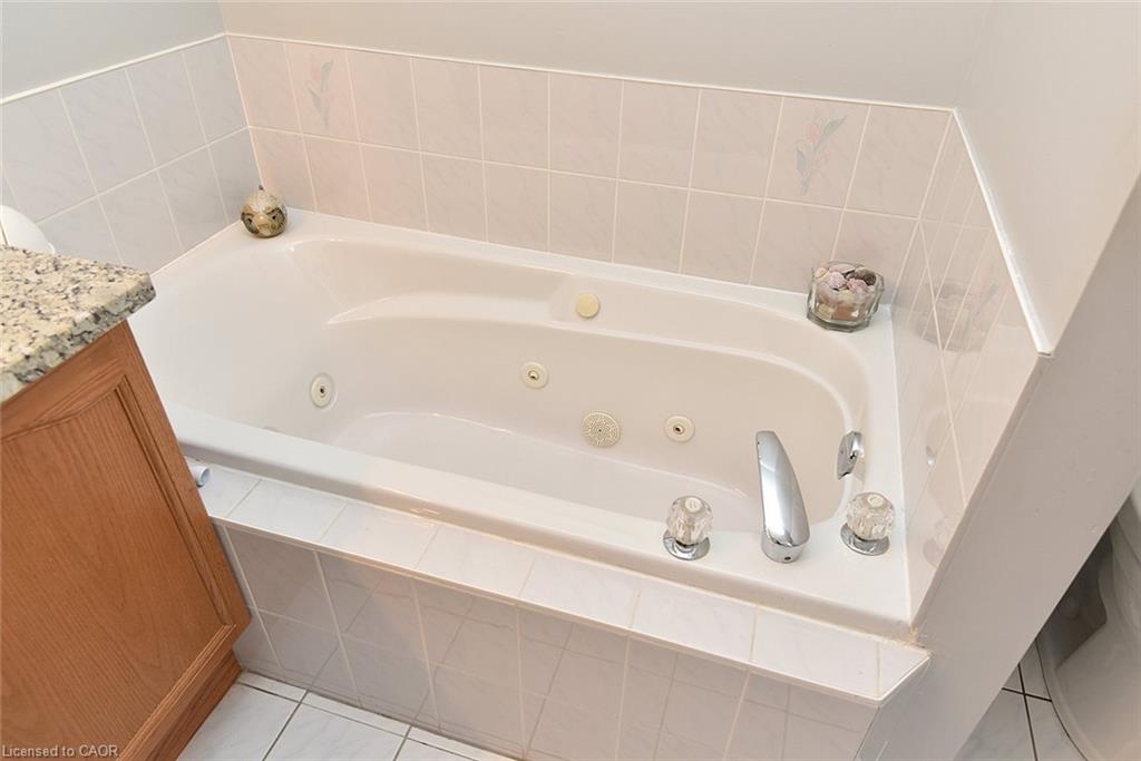 13-476 Walkers Line Property Photo 32