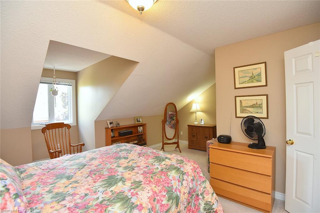 13-476 Walkers Line Property Photo 34