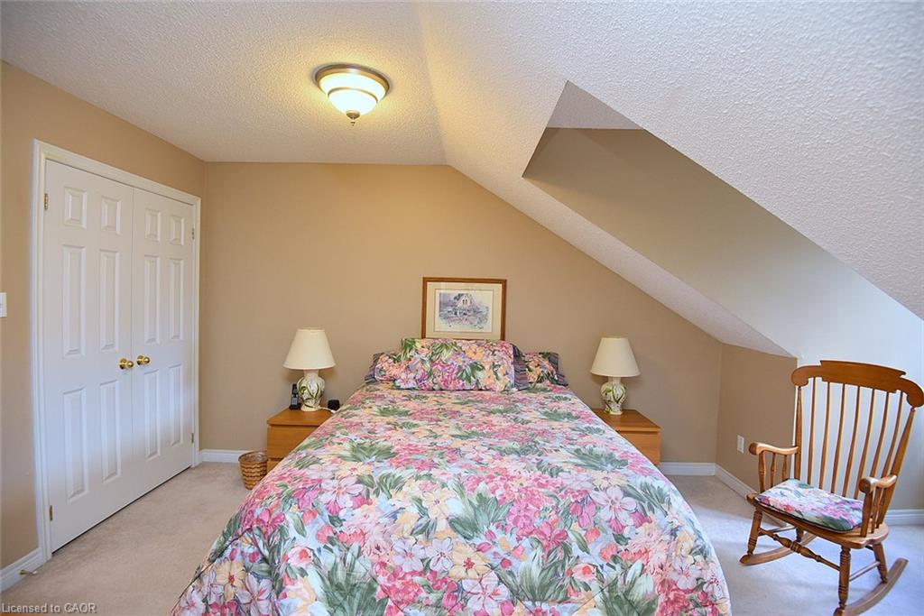 13-476 Walkers Line Property Photo 35