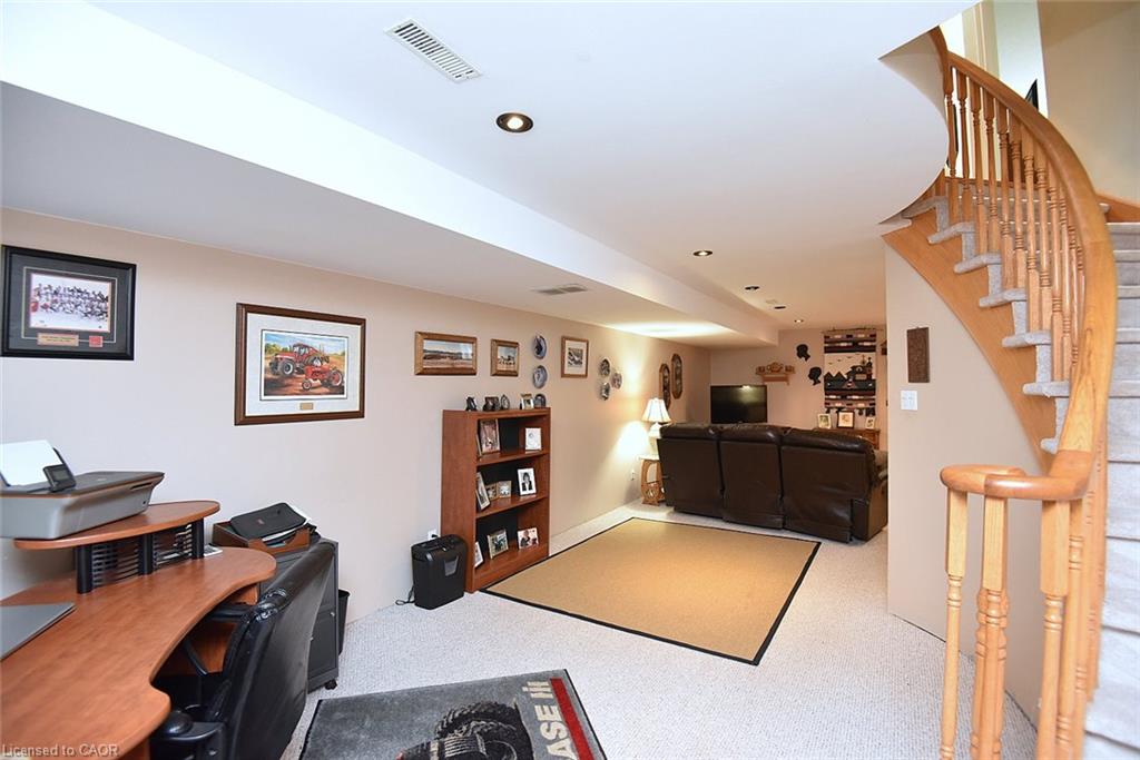 13-476 Walkers Line Property Photo 37