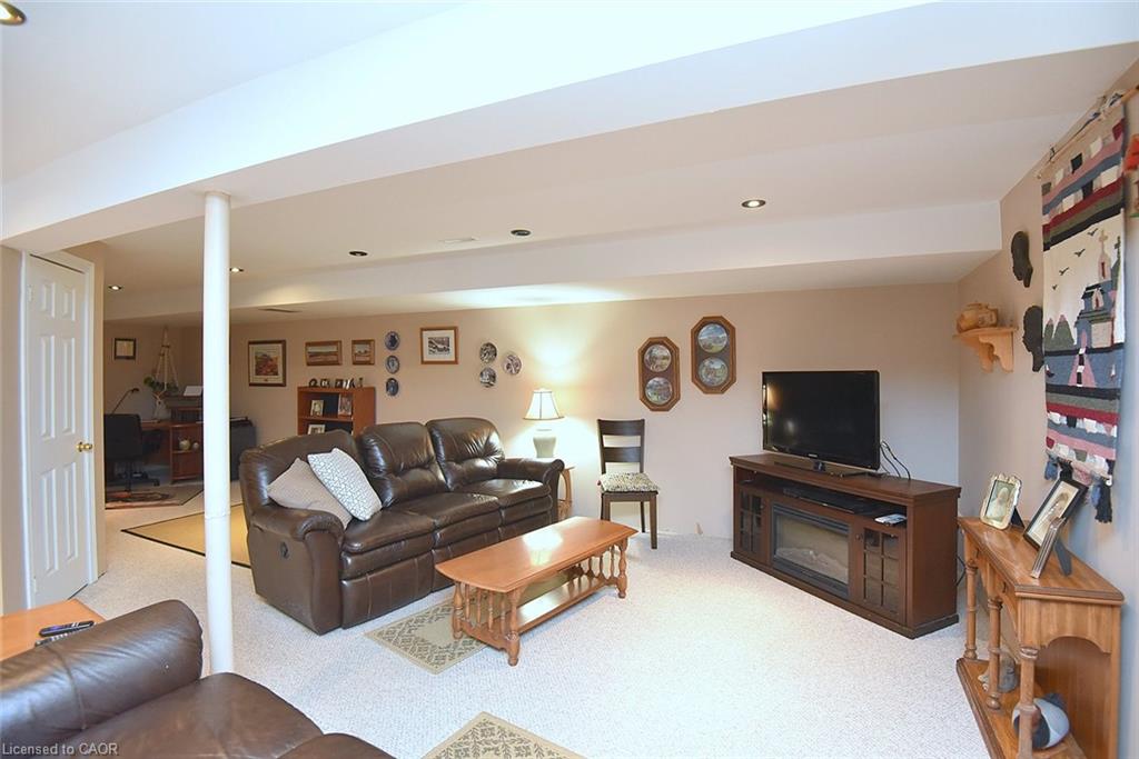 13-476 Walkers Line Property Photo 38