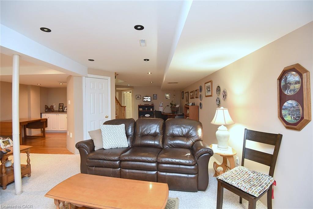 13-476 Walkers Line Property Photo 39