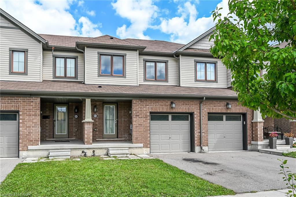 82 Scarletwood Street Property Photo 4