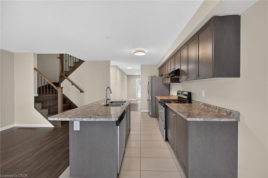 82 Scarletwood Street Property Photo 16