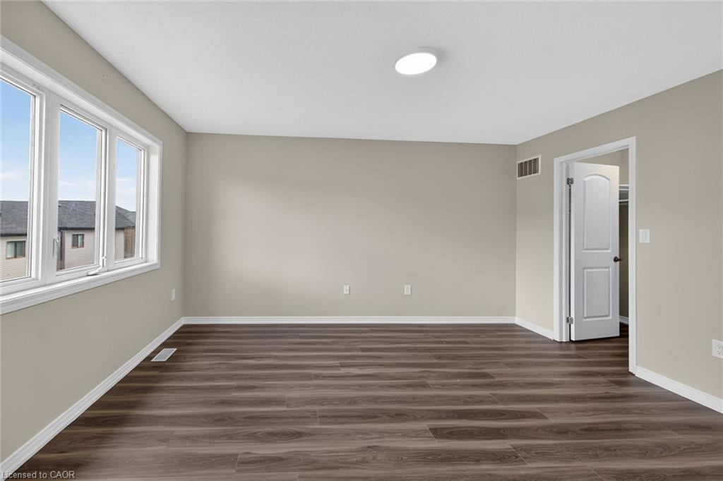 82 Scarletwood Street Property Photo 26