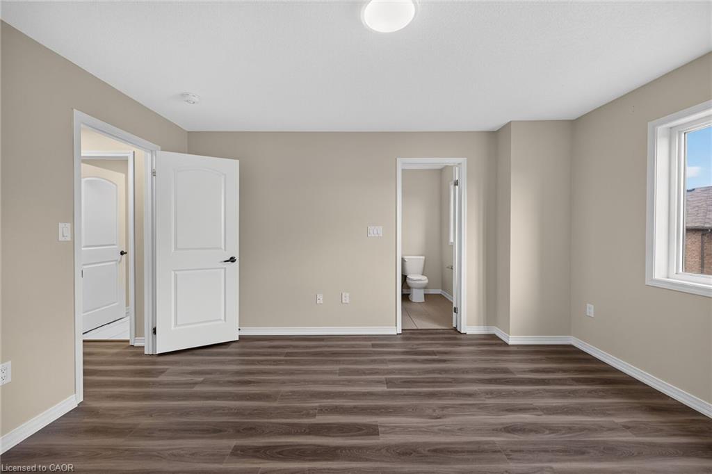 82 Scarletwood Street Property Photo 28