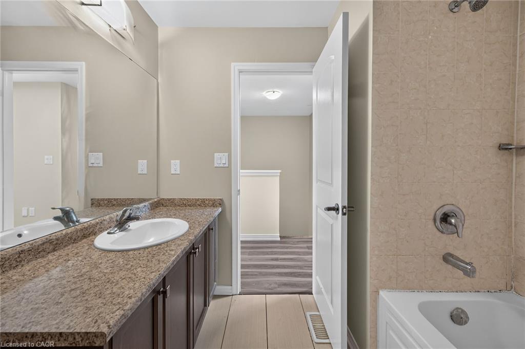 82 Scarletwood Street Property Photo 37