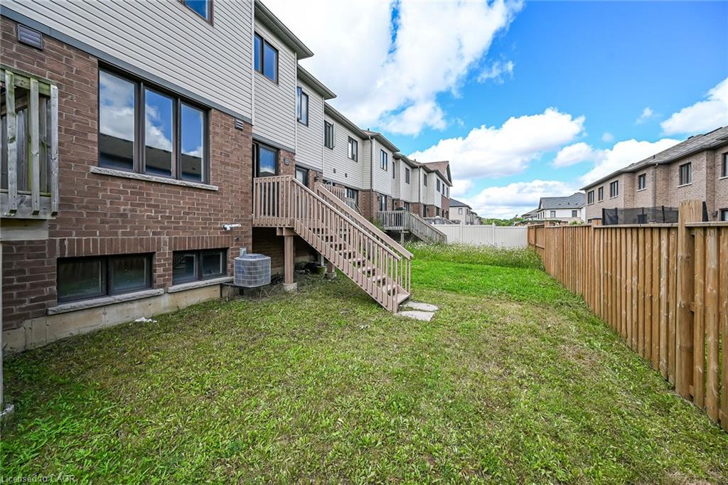 82 Scarletwood Street Property Photo 48
