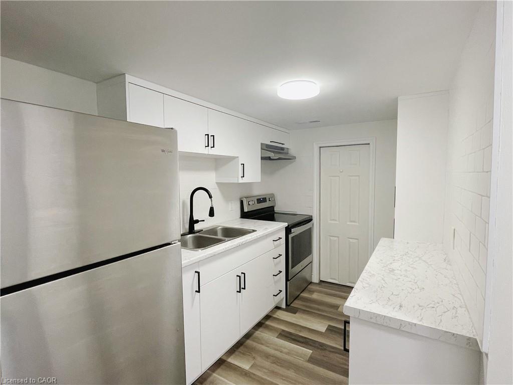 87 Elgin Crescent Property Photo 8