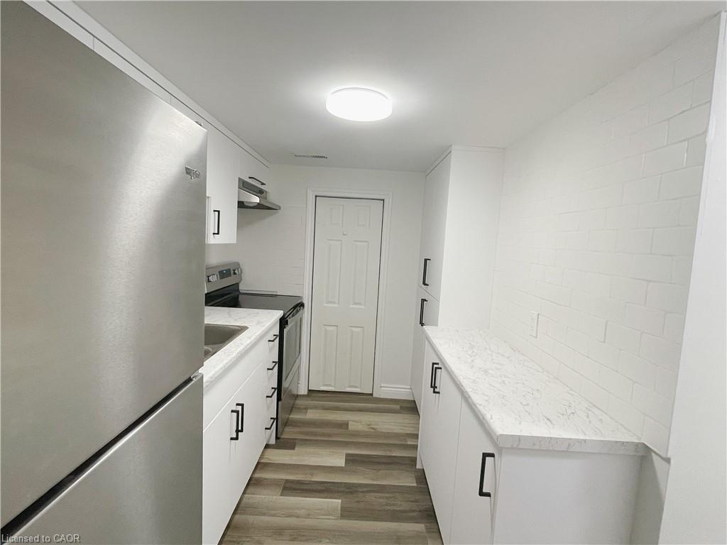 87 Elgin Crescent Property Photo 9