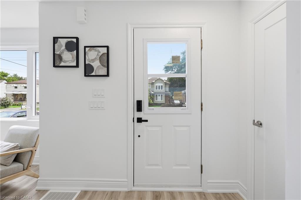 156 East 36th Street Property Photo 6