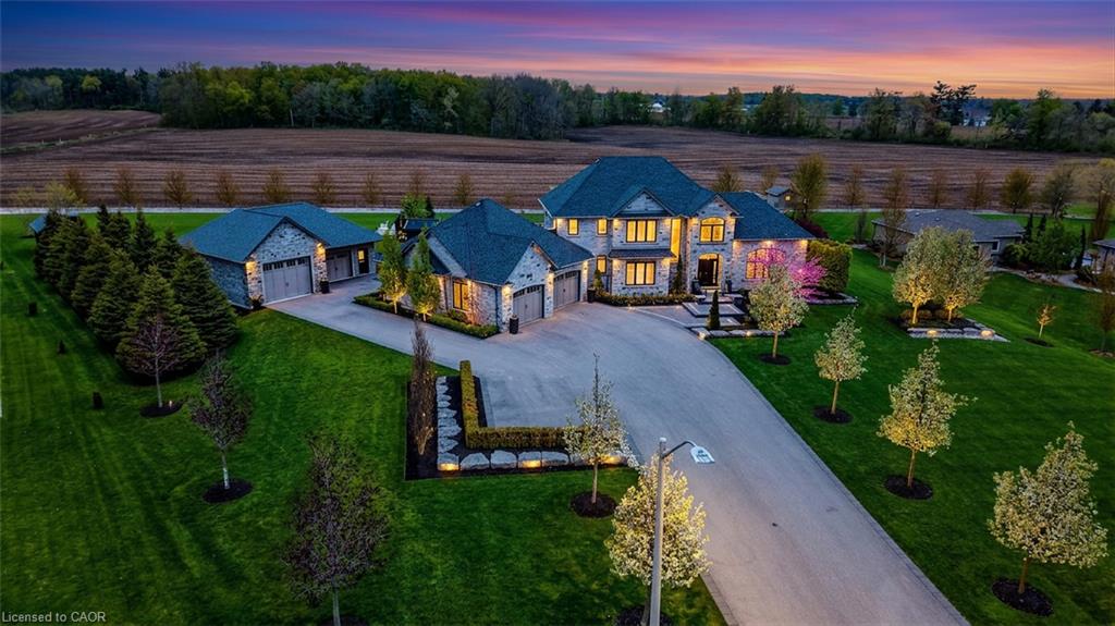 100 Deer Crescent Property Photo 1
