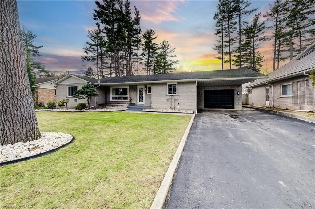 676 Peel Street Property Photo 1