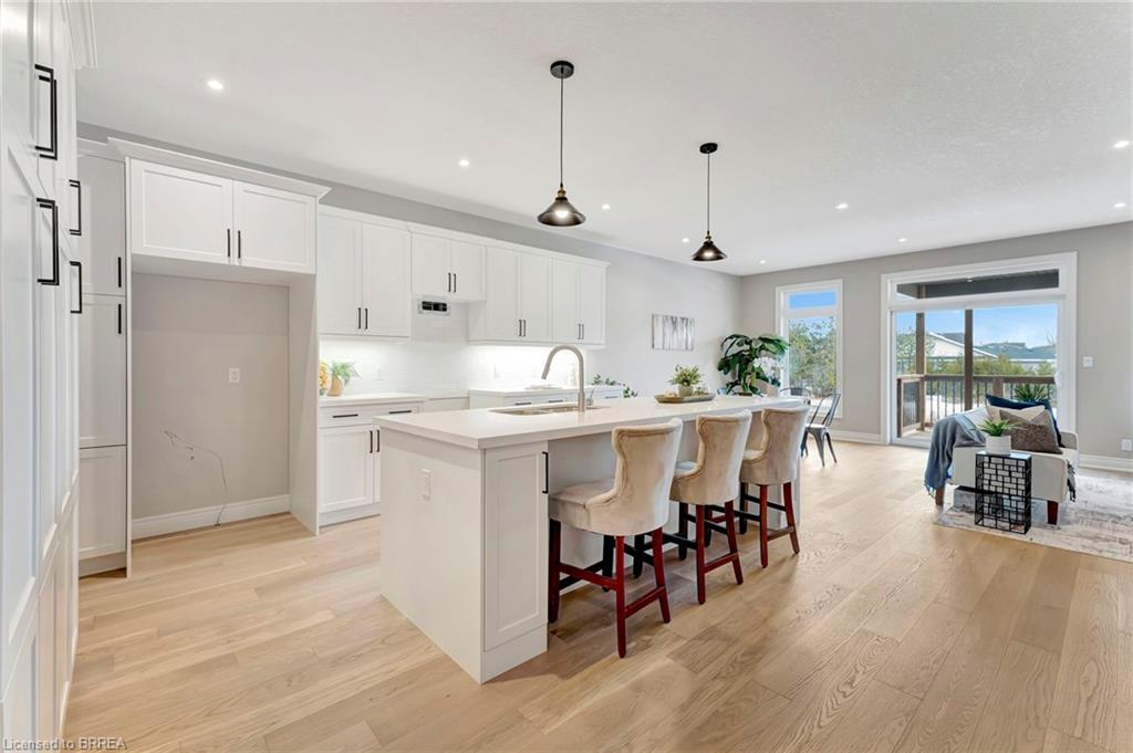 93 Craddock Boulevard Property Photo 3
