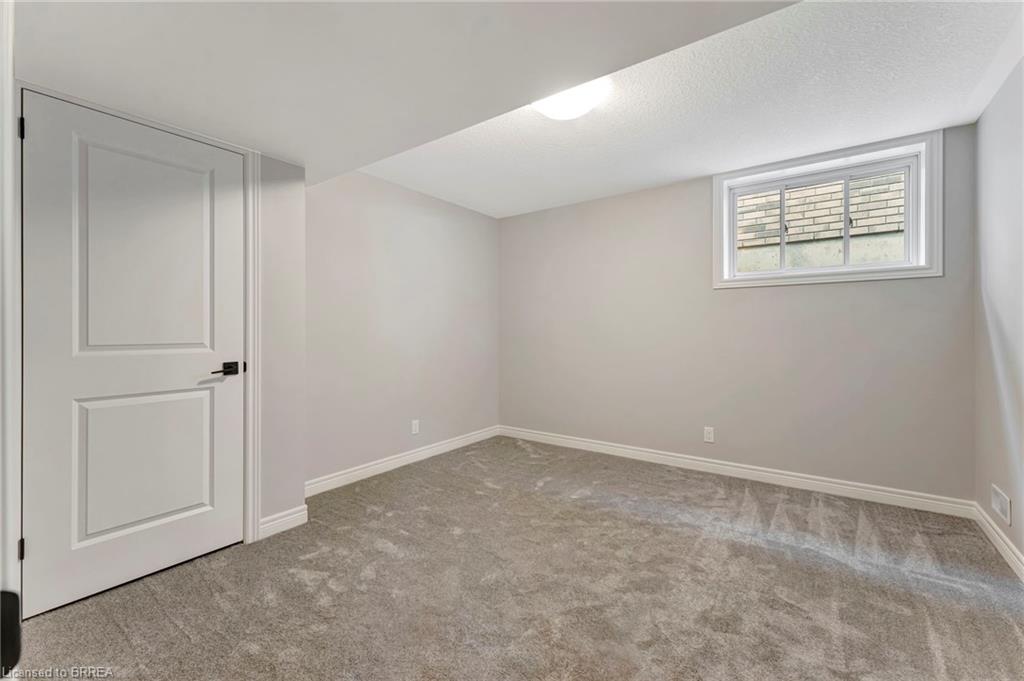 93 Craddock Boulevard Property Photo 18