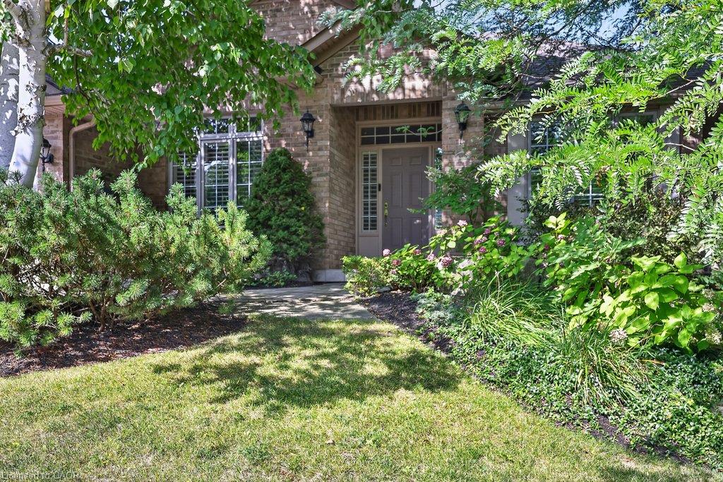 1092 Crofton Way Property Photo 2