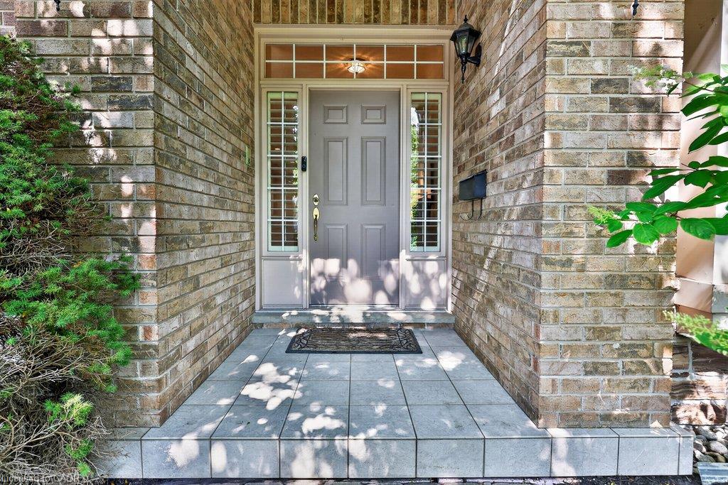 1092 Crofton Way Property Photo 4