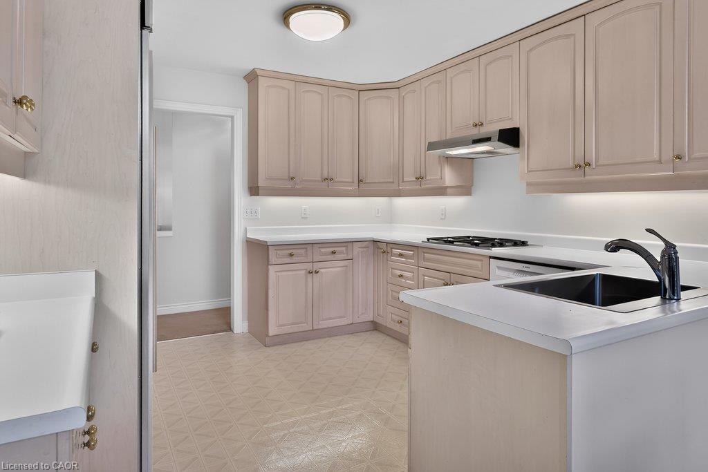 1092 Crofton Way Property Photo 12